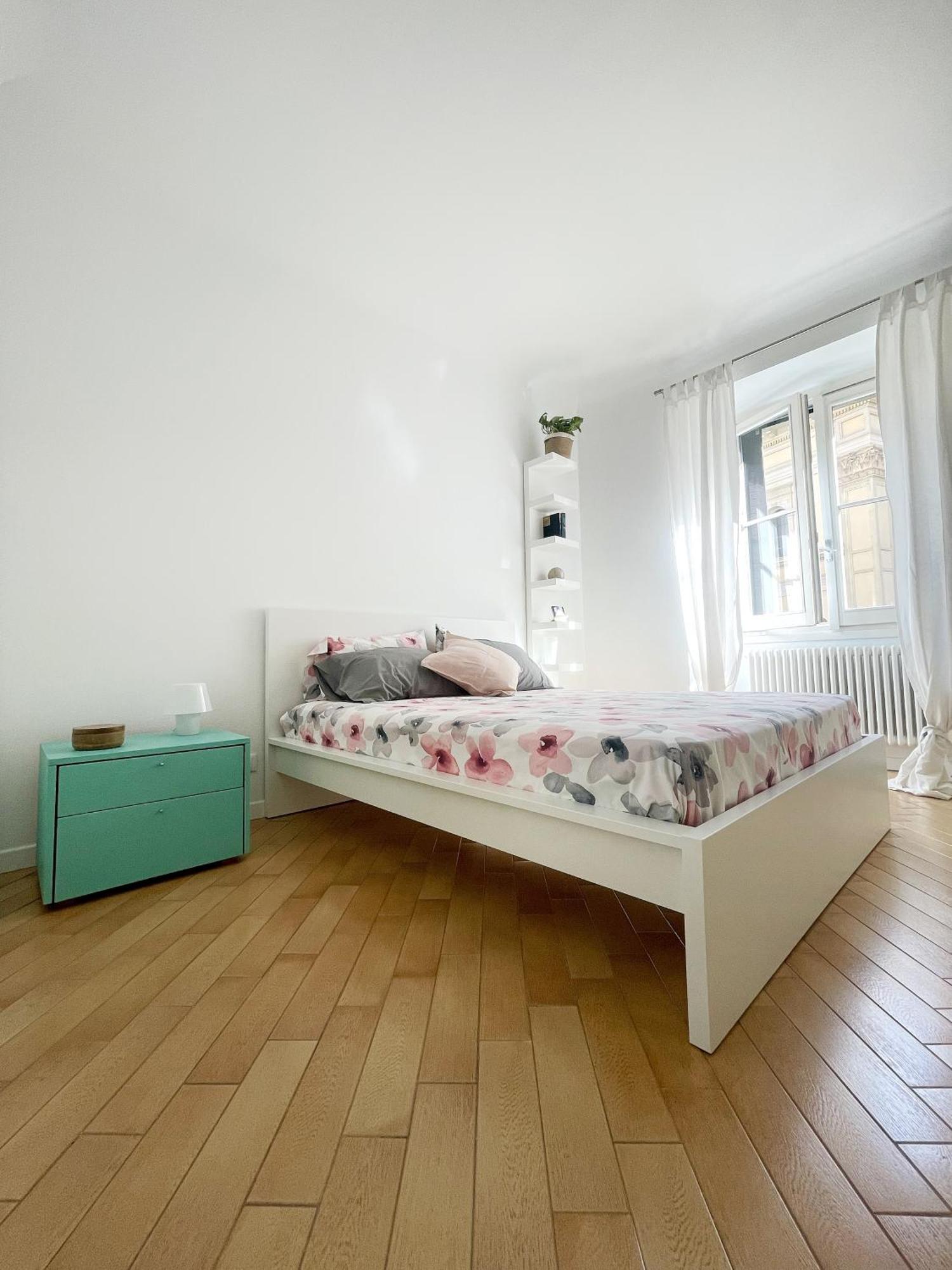 Ampio E Accogliente Bilocale - Fara 1, Porta Nuova Appartement Milaan