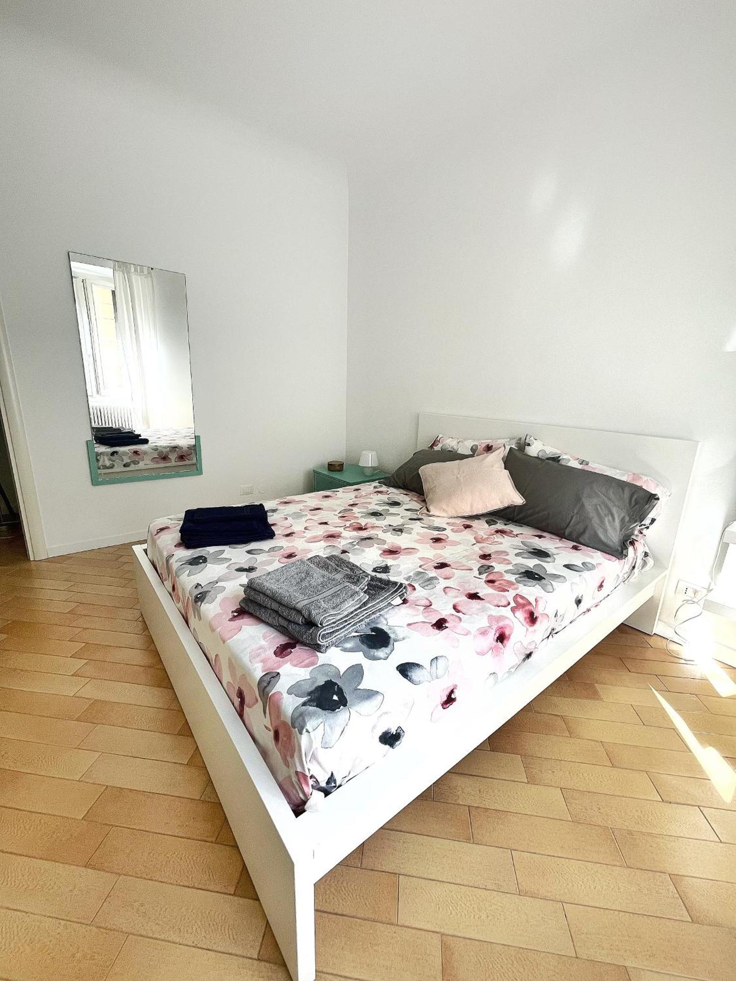 Appartement Ampio E Accogliente Bilocale - Fara 1, Porta Nuova