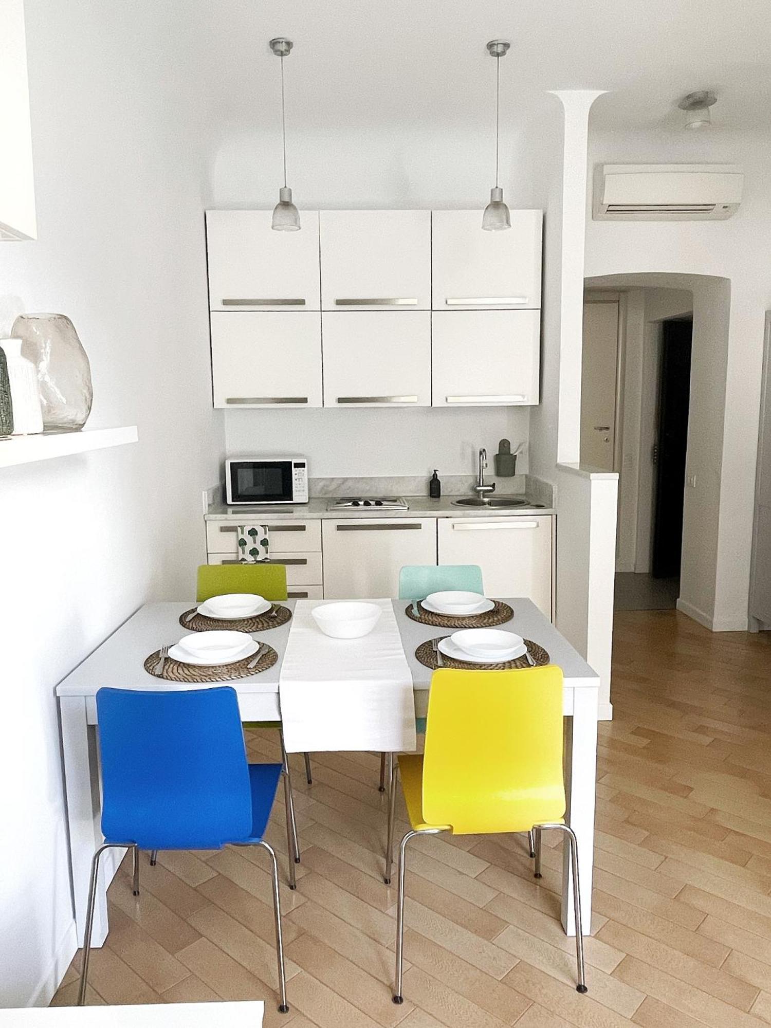 Ampio E Accogliente Bilocale - Fara 1, Porta Nuova Appartement Milaan